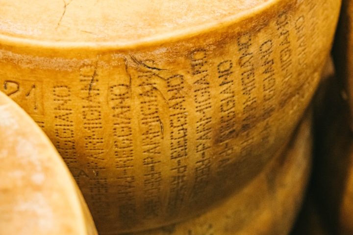 Bulk Parmigiano Reggiano for food businesses